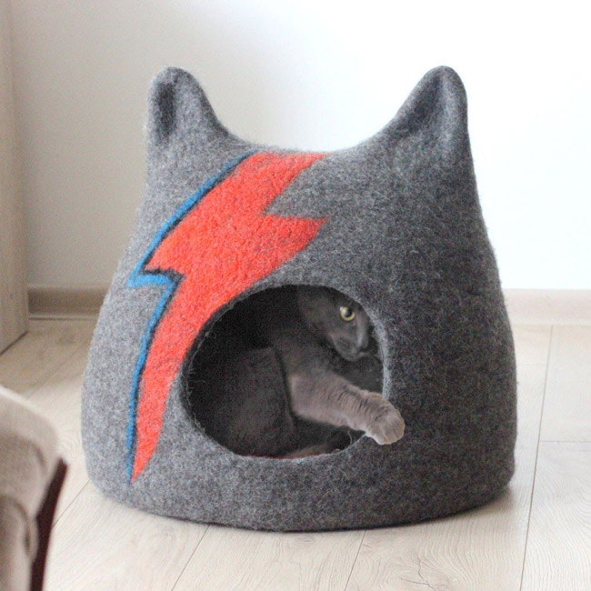 14. Bowie-inspired Ziggy Stardust Cat Cave