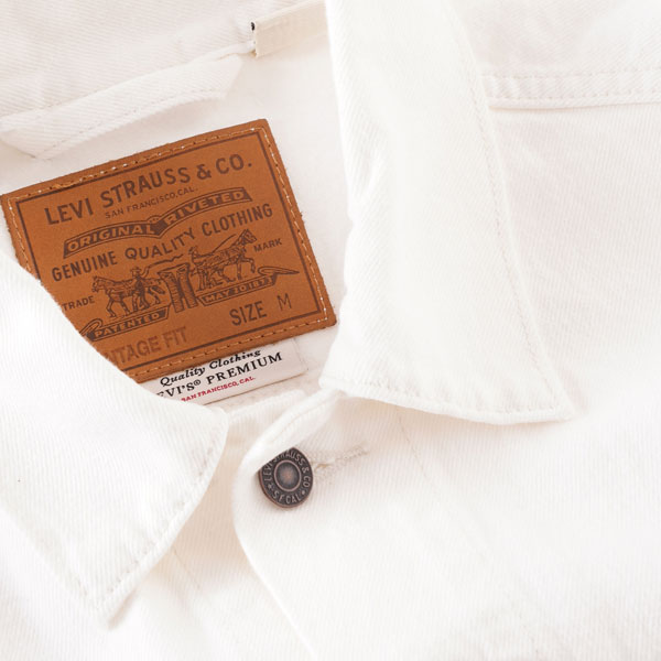Vintage Levi’s denim jacket in white back for the summer
