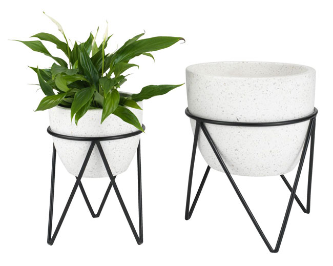 20. Pair of Syrsa garden planters