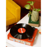 Gadhouse Brad retro record player with Bluetooth