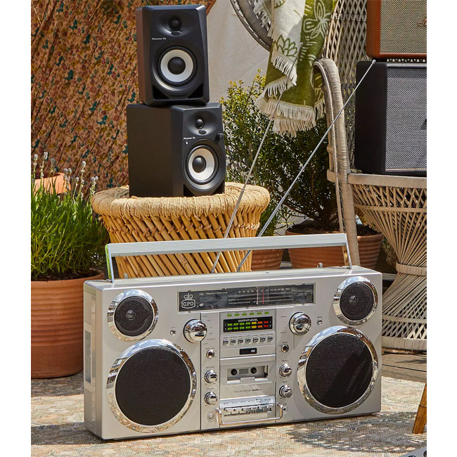 1980s revisited with the GPO Retro Brooklyn boombox