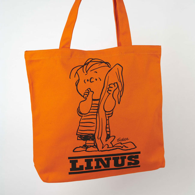 Vintage-style Peanuts tote bags at Magpie