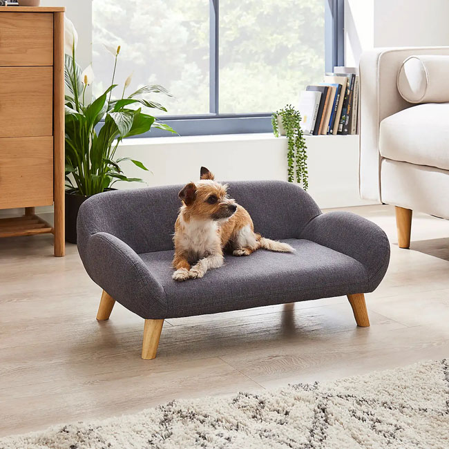 3. Casey linen retro pet bed