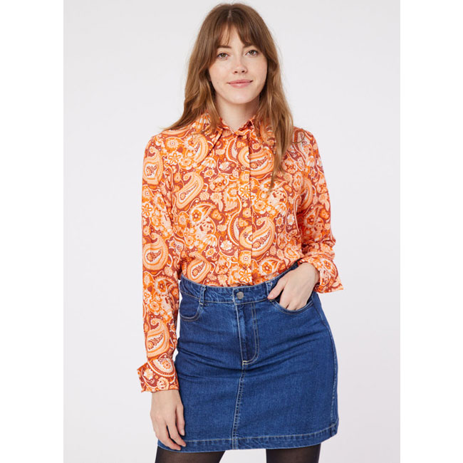 1970s-style dagger collar blouses at Joanie