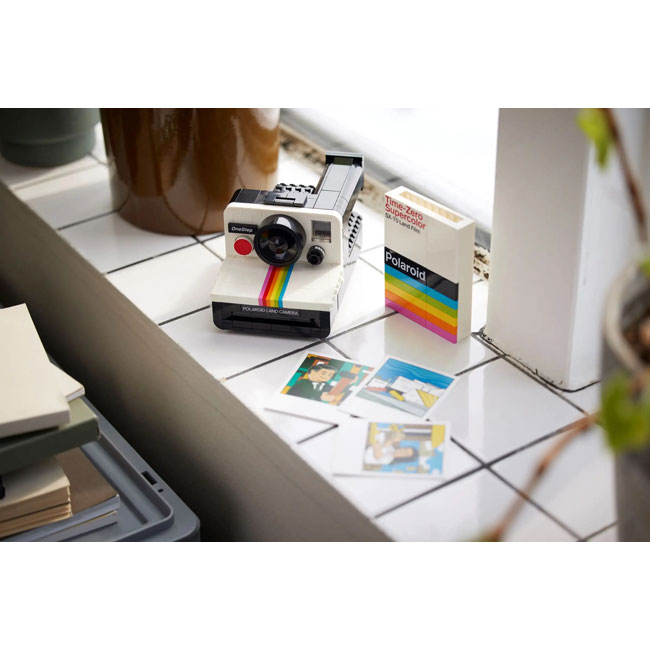 Lego Polaroid OneStep SX-70 Camera unveiled